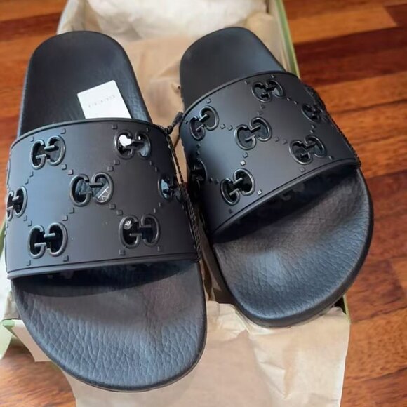 NIB Authentic  Gucci Women’s Pursuit GG Slide Sandals - Picture 1 of 7